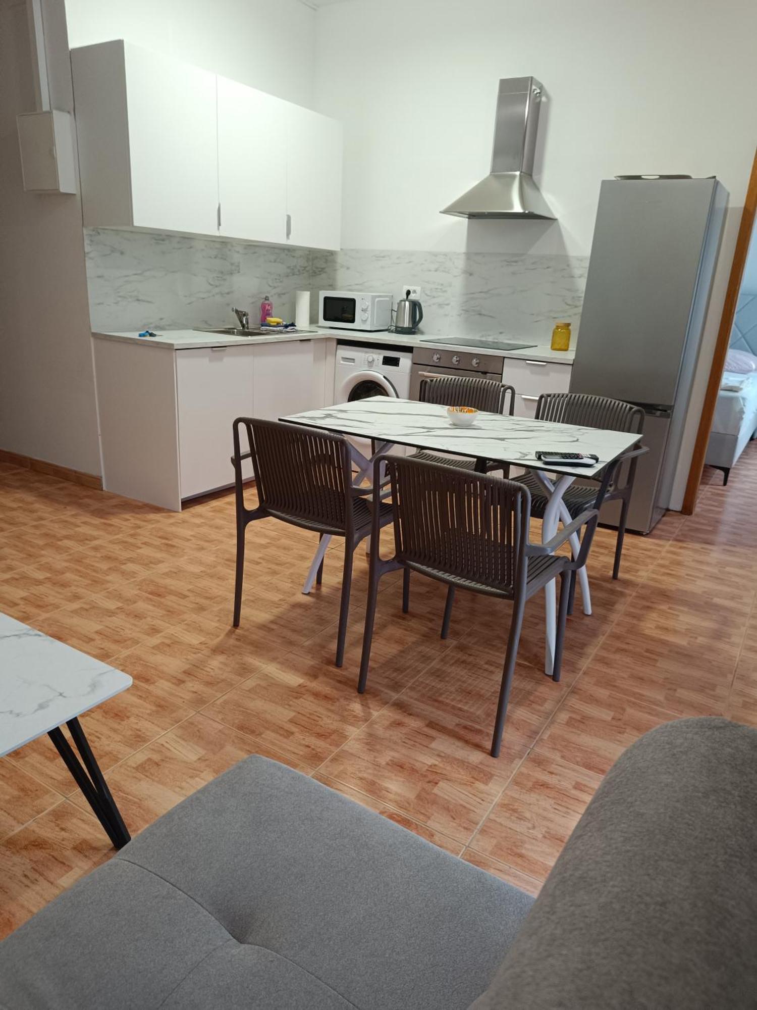 Apartmani "Radi" Baška Voda Εξωτερικό φωτογραφία